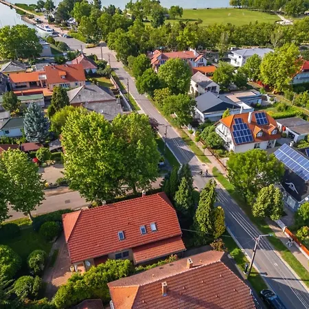Pavics Apartment Balatonboglar